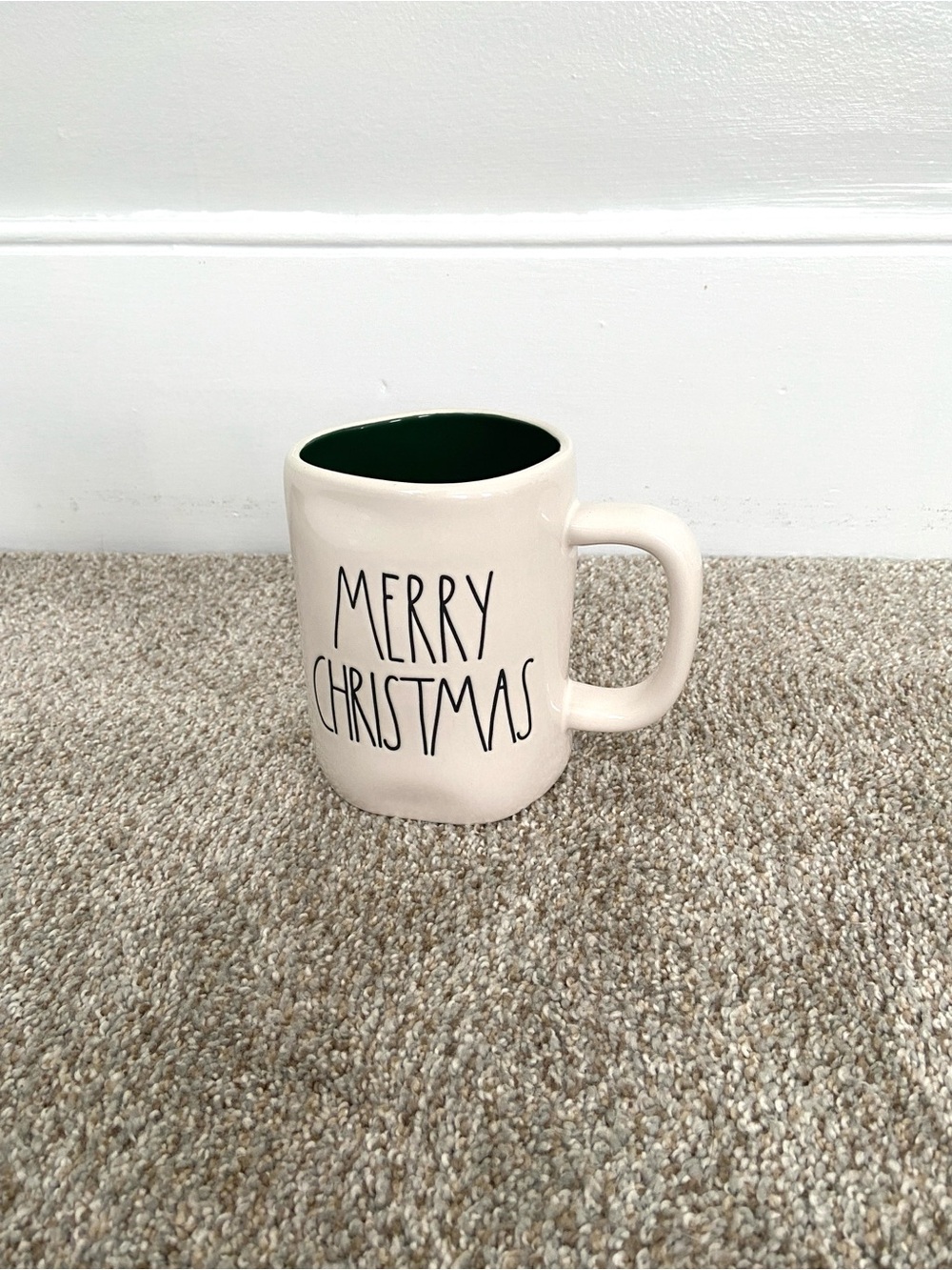 NWOT Rae Dunn Christmas Wreath Mug "MERRY CHRISTMAS"